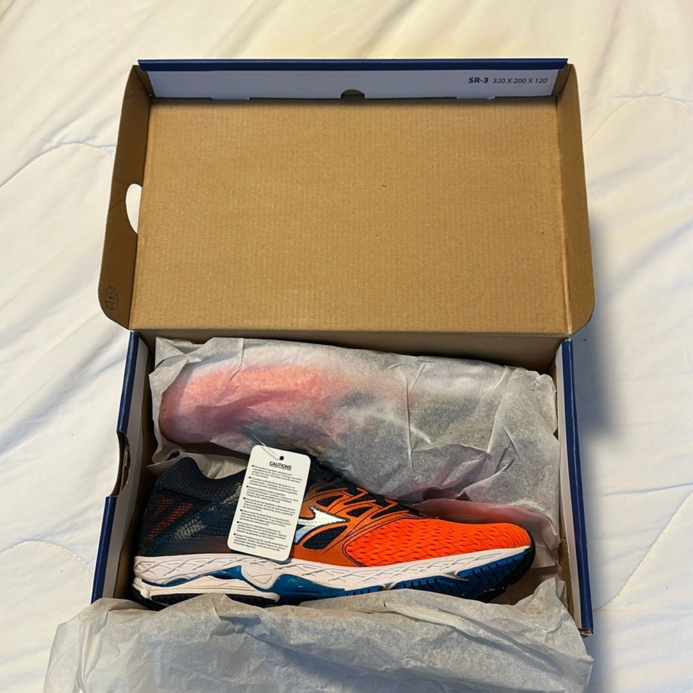 NWT men’s Mizuno Wave Shadow 2, size 9.5, flame/dress blue, in original box